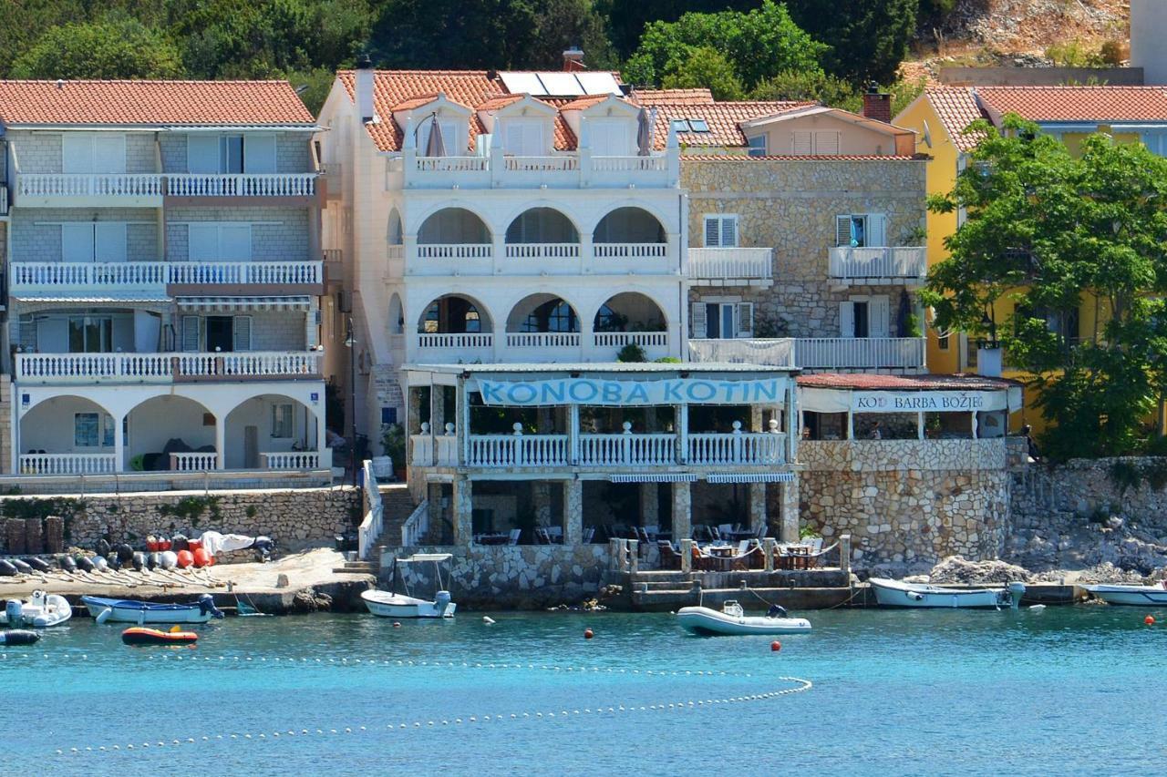 Stonehouse Milna (Hvar)